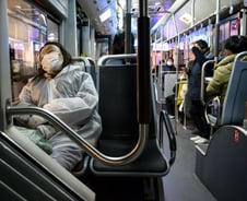 대중교통 히터 틀면…코로나 바이러스 4배 더 멀리 퍼져