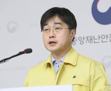방역당국 "지하철 등 대중교통 코로나19 접촉자 가려내기 어려워"