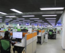 [르포]업무공간 1평 남짓…숨막히는 콜센터 가보니