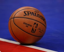 루디 고베어·엠마뉴엘 무디아이 확진… NBA 시즌 중단