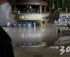 '팬데믹'에 서로 빗장 거는 전세계…한국 영향은