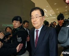 '팬데믹' 선언…靑 코로나19 차단 국제적노력 적극동참"