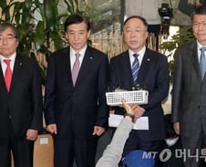 '코로나패닉' 한국경제, 콘트롤타워가 안보인다(종합)