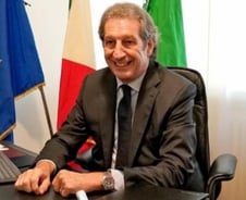 이탈리아 의사, 환자 치료하다 코로나로 숨져…의대생 아들 "아버지 자랑스러워"