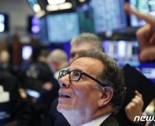 [뉴욕마감]트럼프 비상사태 선포에 증시 9% 이상 급등