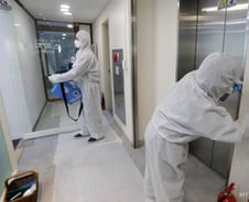 코로나19 확진자 총 8086명…오늘도 신규환자 줄고 완치 늘어