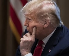 확진자 3000명 '육박' 美, 영국·아일랜드에 '입국 금지'