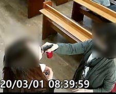 코로나19, 이제 수도권에 달렸다…입국제한은 어려울 듯