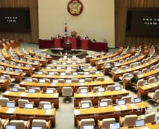 '타락한 진영' 낙하산 탄 전문가