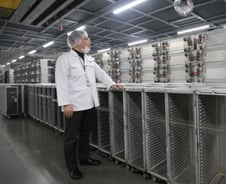 [르포] 200명 일하던 곳에 10명 남아…기내식 공장엔 빈 카트만