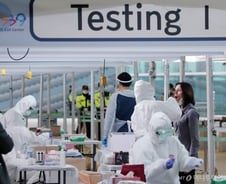 [팩트체크] 해열제 먹고 유증상 숨긴 유학생들 형사처벌?