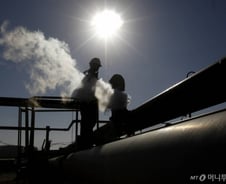 정유업계 초유의 '역마진', 공장 돌릴수록 손해인데 지원책은 언제쯤? 