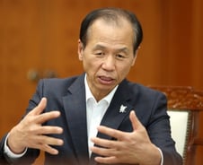 '미스터 강원' 최문순 "액화수소 전도사가 저의 미래"