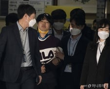 [단독]조주빈 "박사방 수익 다 썼다, 매달 500만원씩 배달음식"