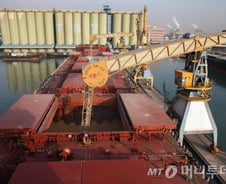 사람은 끊겨도 물류는 끊겨선 안된다 