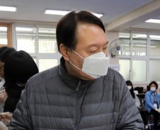 [사진] [단독] 윤석열 검찰총장 '투표는 누구에게?'