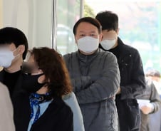 [사진] [단독] 줄서는 윤석열