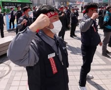 [단독]급한 두산, 모트롤·지게차도 판다
