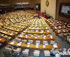 '꼼수선거' 끝났지만…20대 국회, 박수받고 떠날 기회 남았다