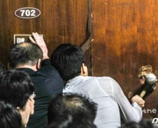 의원님들이 일안하고 싸우는 이유 알고보니…