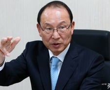 "한심한 국회와 정부, 자영업자·기업인 파산 후에 돈 주려고?"