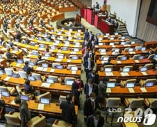 법안 심사 한 건당 3.5분…숫자가 말하는 '일 안하는 국회'