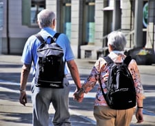 집값 비싼 홍콩의 노인들, '집 걱정' 없이 살 수 있는 까닭