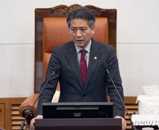 [단독] 신원철 서울시의회의장 "오거돈 전혀 몰라"..."서민위 고발 검토"