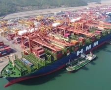 [르포]'에펠탑'보다 긴 세계 최대 컨테이너선, 84일간 여정 본격 시작됐다