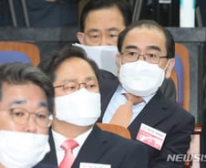 靑, 태영호·지성호 비판…'소식통' 때문만은 아니다