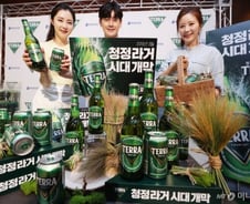돌아온 맥주의 계절…빛나는 하이트진로
