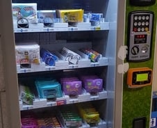 '지하철 마스크' 첫날, 자판기엔 '덴탈마스크'가 없었다