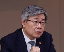 "전국민고용보험 첫발, 대리기사 등 특고 '77만명+α'"