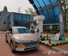 규제 없애니 수소차 대중화 길 열렸다… 도심 최초 융복합충전소 