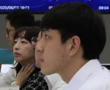 동학개미, 기다린 보람이 있네…상승기류 탄 삼성전자