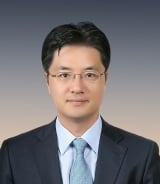 [기고]스마트폰, 자동차에서 배워라