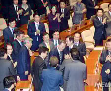 [춘추관]여당 단독개원? 文대통령은 '찐개원' 바란다