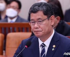 '北, 남북연락사무소 폭파' 징후 알았냐는 질문에 김연철 "..."