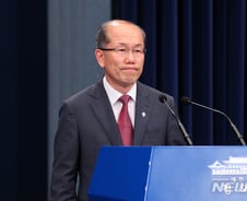 靑, 김여정 담화 후 연락사무소 주시했다…北에 "선넘지말라"