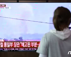 北 개성연락사무소 폭파에…與 "강한 유감"