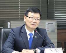 통일부 "北 폭파, 전례 없는 비상식적 행위…응분의 책임져야"(상보)