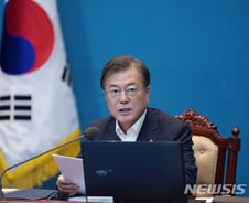 文, 문정인·박지원 등 북한전문가들과 오찬…"남북관계 관련 고견 청취"