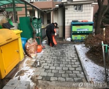 [단독]'쓰레기 분리수거사' 1만843명…세금으로 일자리 만든다