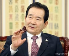 [단독]정세균 "새만금에 '그린수소+태양광' 클러스터"