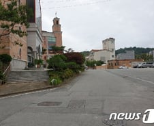 [르포]일곡중앙교회 주변 쥐죽은듯…"10층 아파트도 계단으로 다녀"