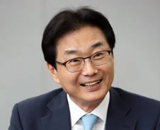 '백신 자주권·리베이트 근절' 앞장 선 제약 혁신가