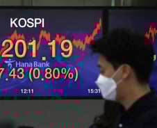 백신 덕에 2200 올라온 코스피…"경기민감주, 대세는 아니다" 