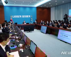 강남아파트 판 靑참모, 남았나 붙잡았나[우보세]