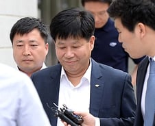 [단독]검언유착 수사팀, '신라젠 사건’ 피의자에 '유시민 질문' 있었나 물었다