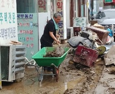 [르포]허리까지 차올랐던 물···250㎜ 폭우 쏟아진 아산 송악면 '한숨'